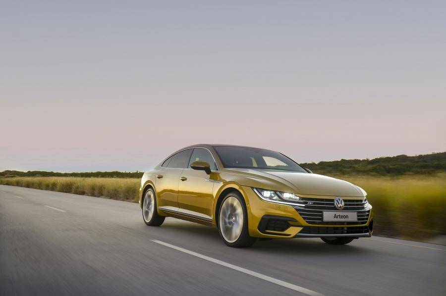  Volkswagen Arteon R-Line 2018 года  (ZA) (фото 2 из 25)